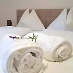 Daire Haus Grani By Interhome Zell am See